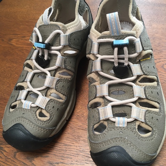 Keen Shoes - KEENFOOT 6.5 gray/tan/aqua color combo. Waterproof hiking sandals. Grip soles.